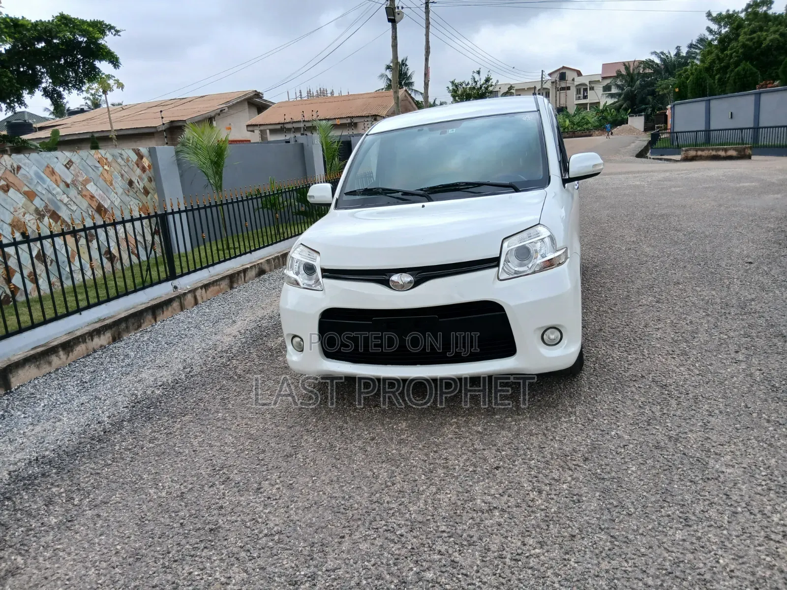 Toyota Sienta 2013 White
