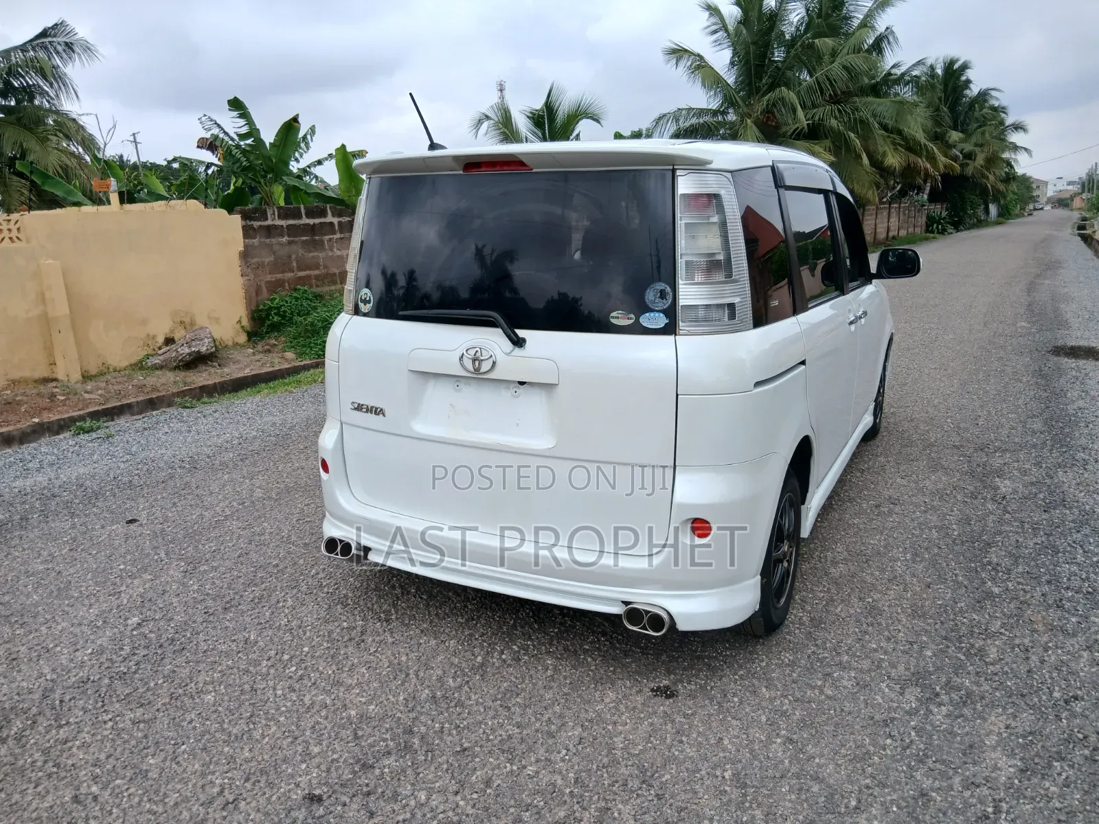 Toyota Sienta 2013 White