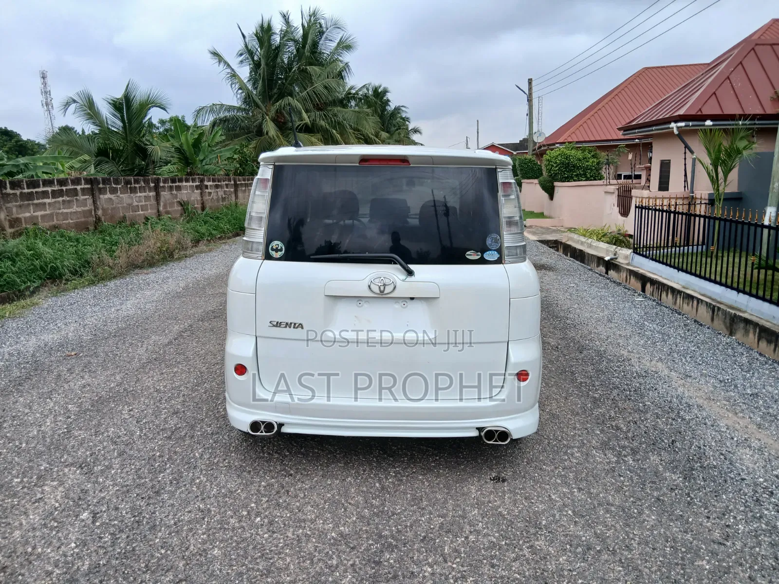 Toyota Sienta 2013 White