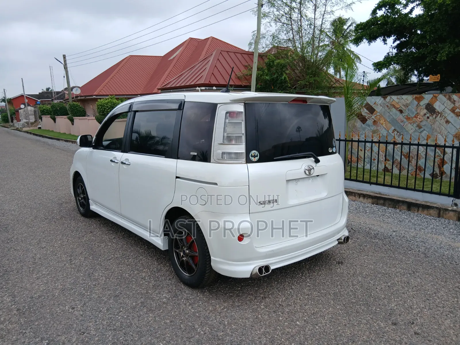 Toyota Sienta 2013 White