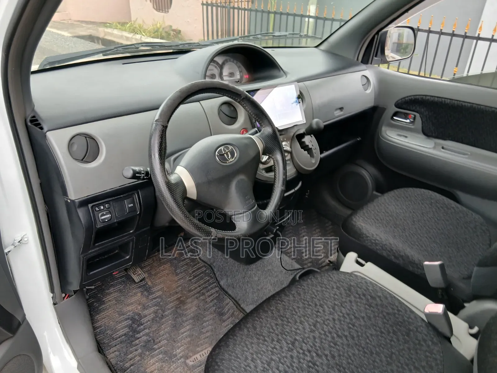 Toyota Sienta 2013 White