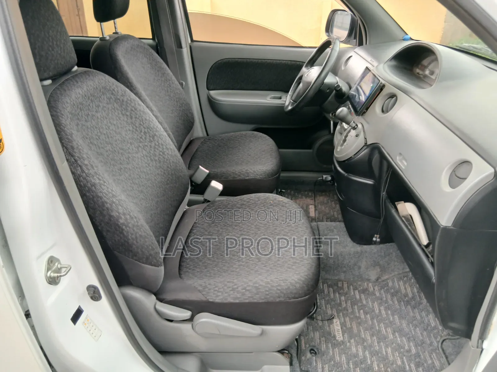 Toyota Sienta 2013 White