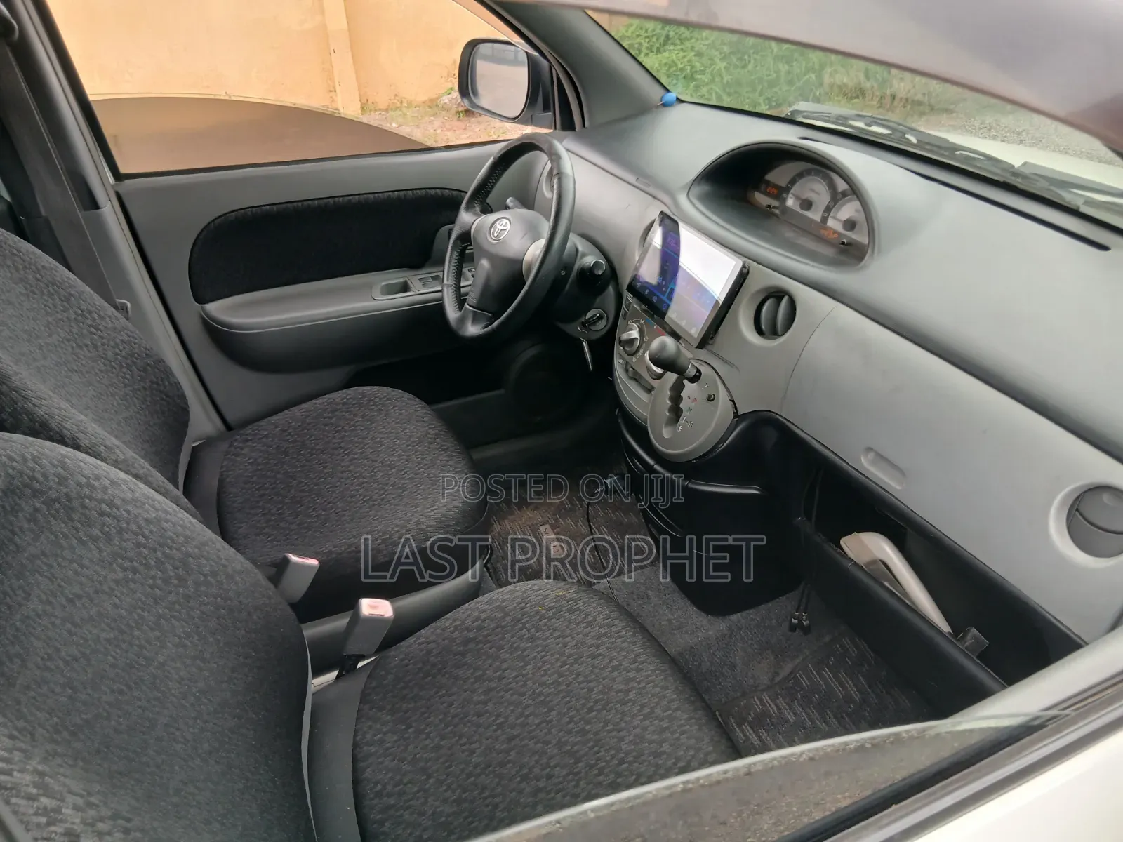 Toyota Sienta 2013 White