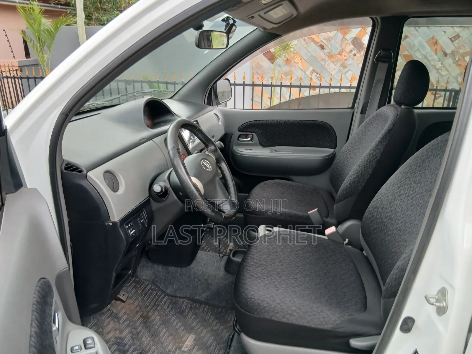 Toyota Sienta 2013 White