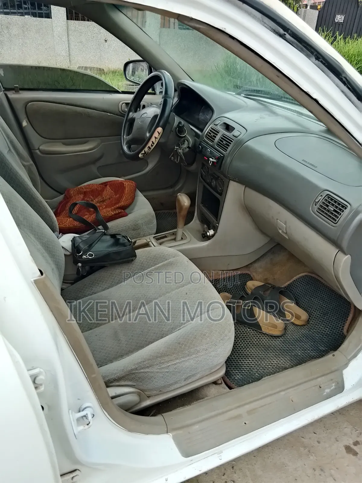 Toyota Corolla 2002 White