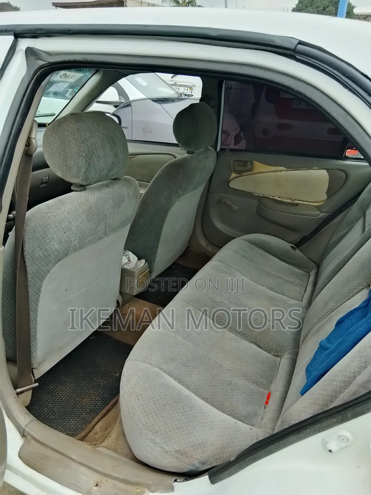 Toyota Corolla 2002 White