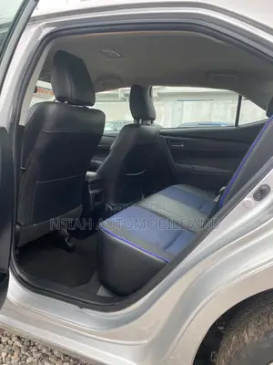 Toyota Corolla SE (1.8L 4cyl 2A) 2019 Silver