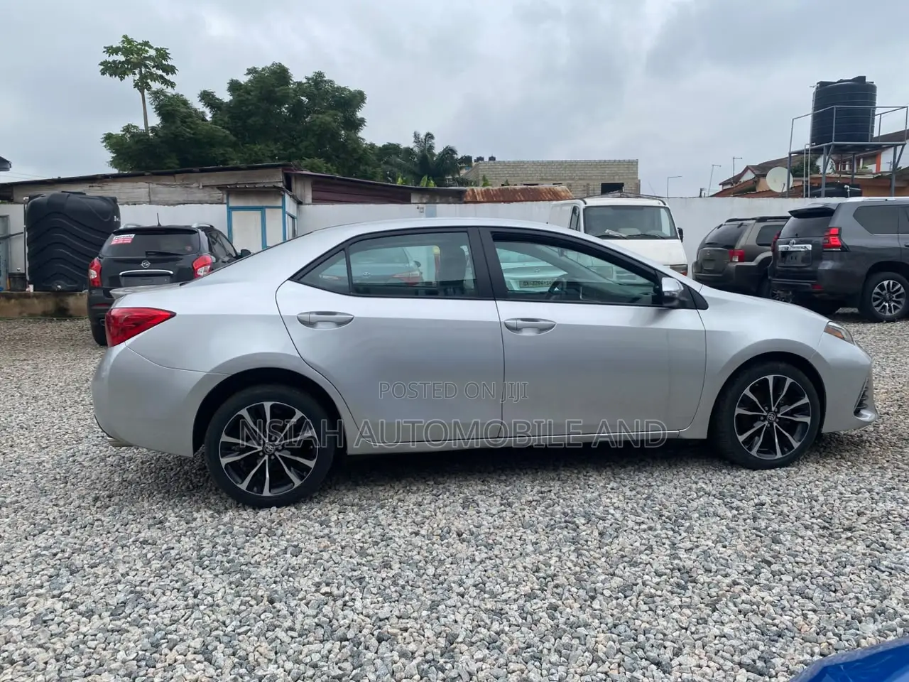 Toyota Corolla SE (1.8L 4cyl 2A) 2019 Silver