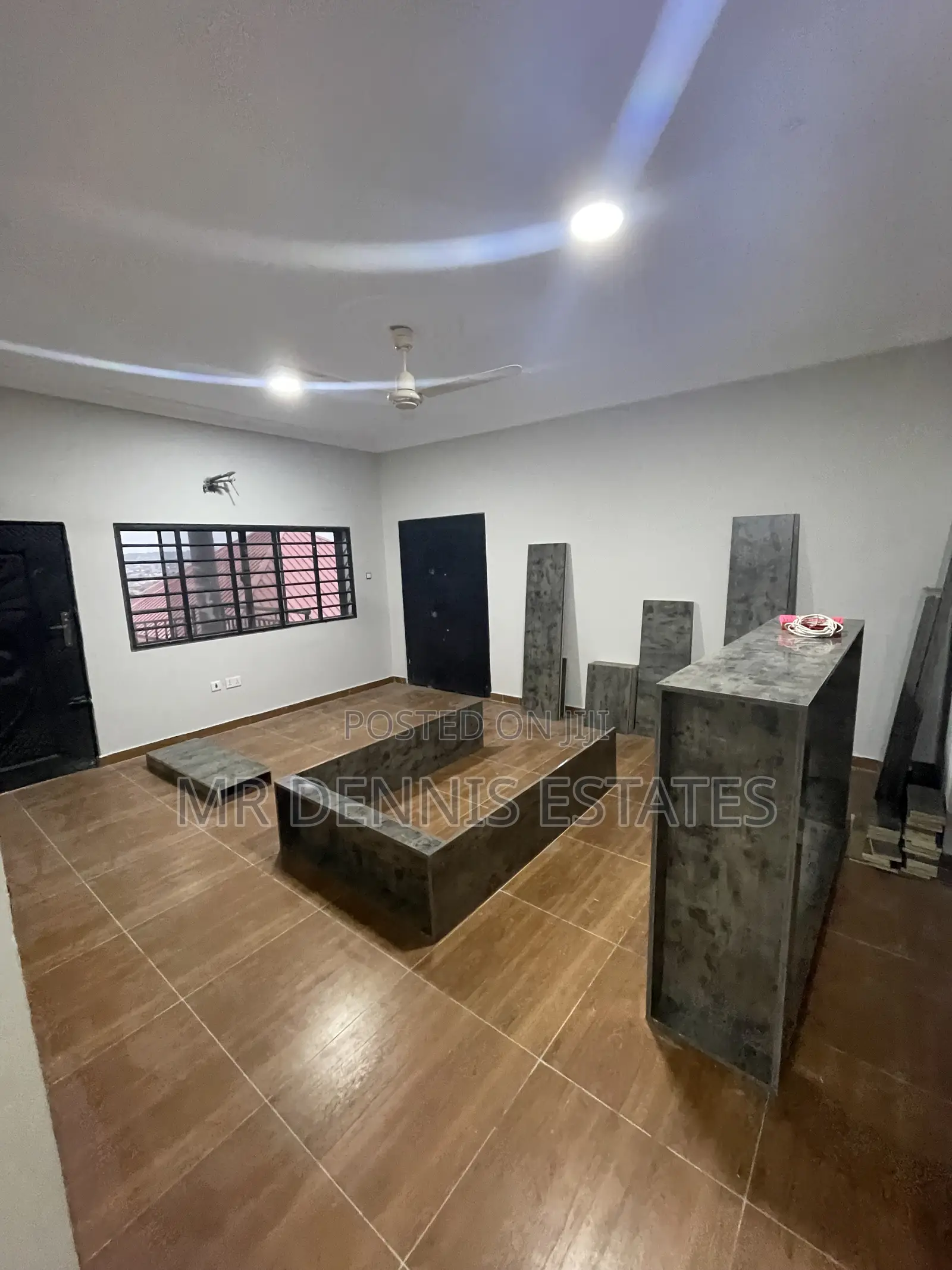 3bdrm Apartment in Westhills Mall for rent