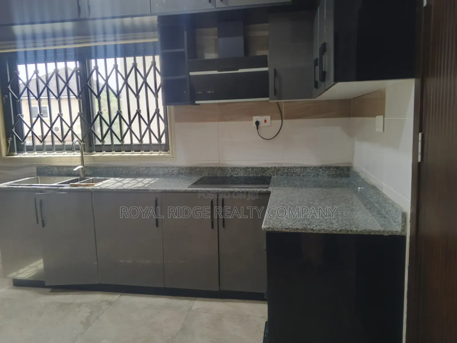 3bdrm Apartment in East Airport Close, Accra Metropolitan for rent