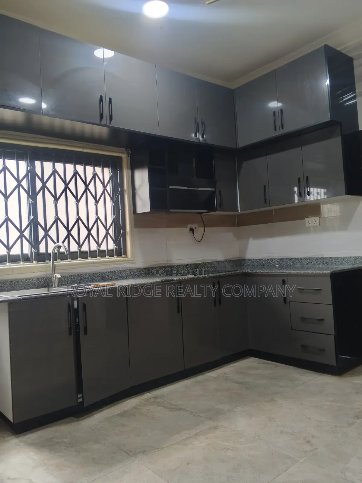 3bdrm Apartment in East Airport Close, Accra Metropolitan for rent