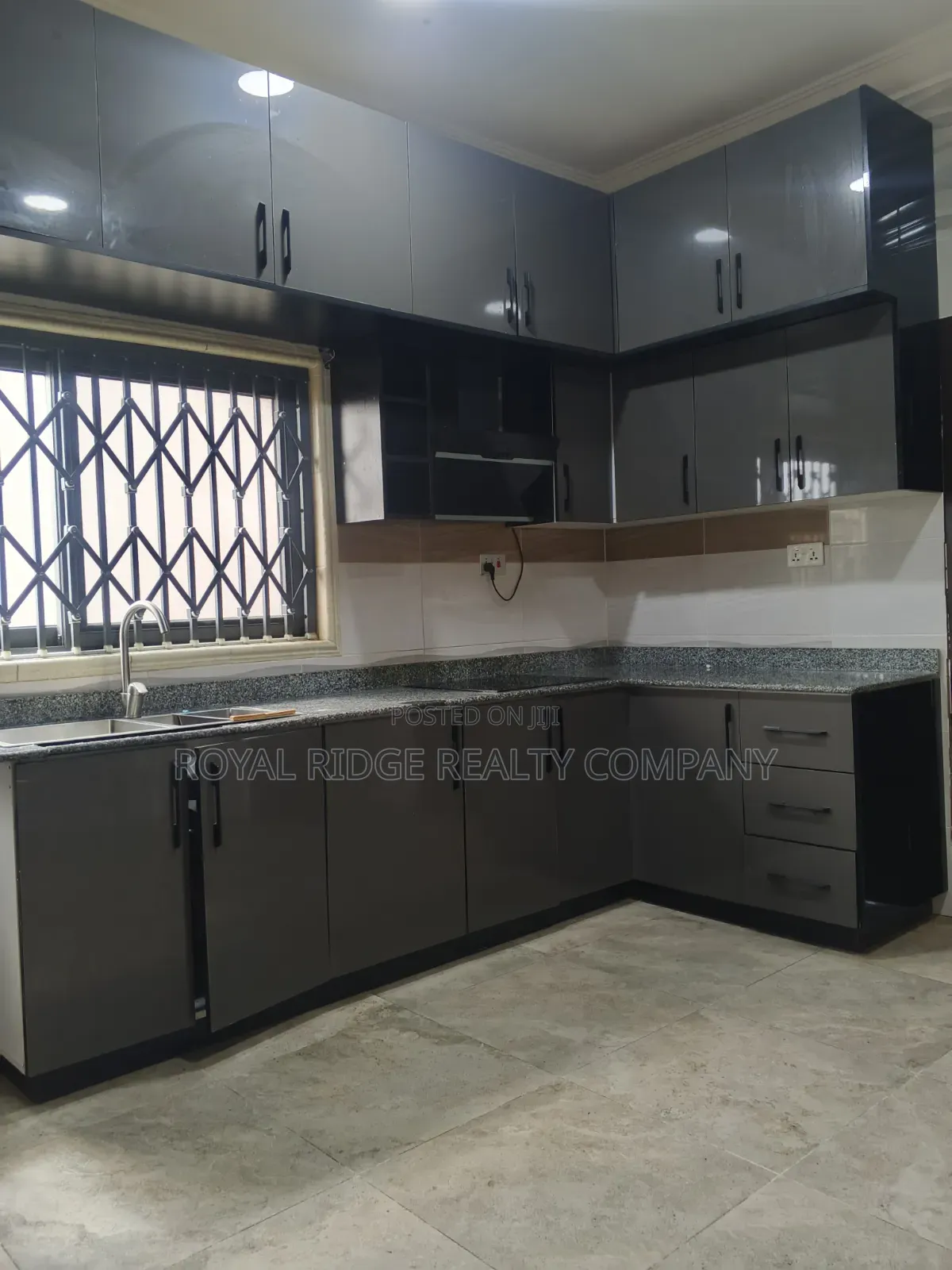 3bdrm Apartment in East Airport Close, Accra Metropolitan for rent