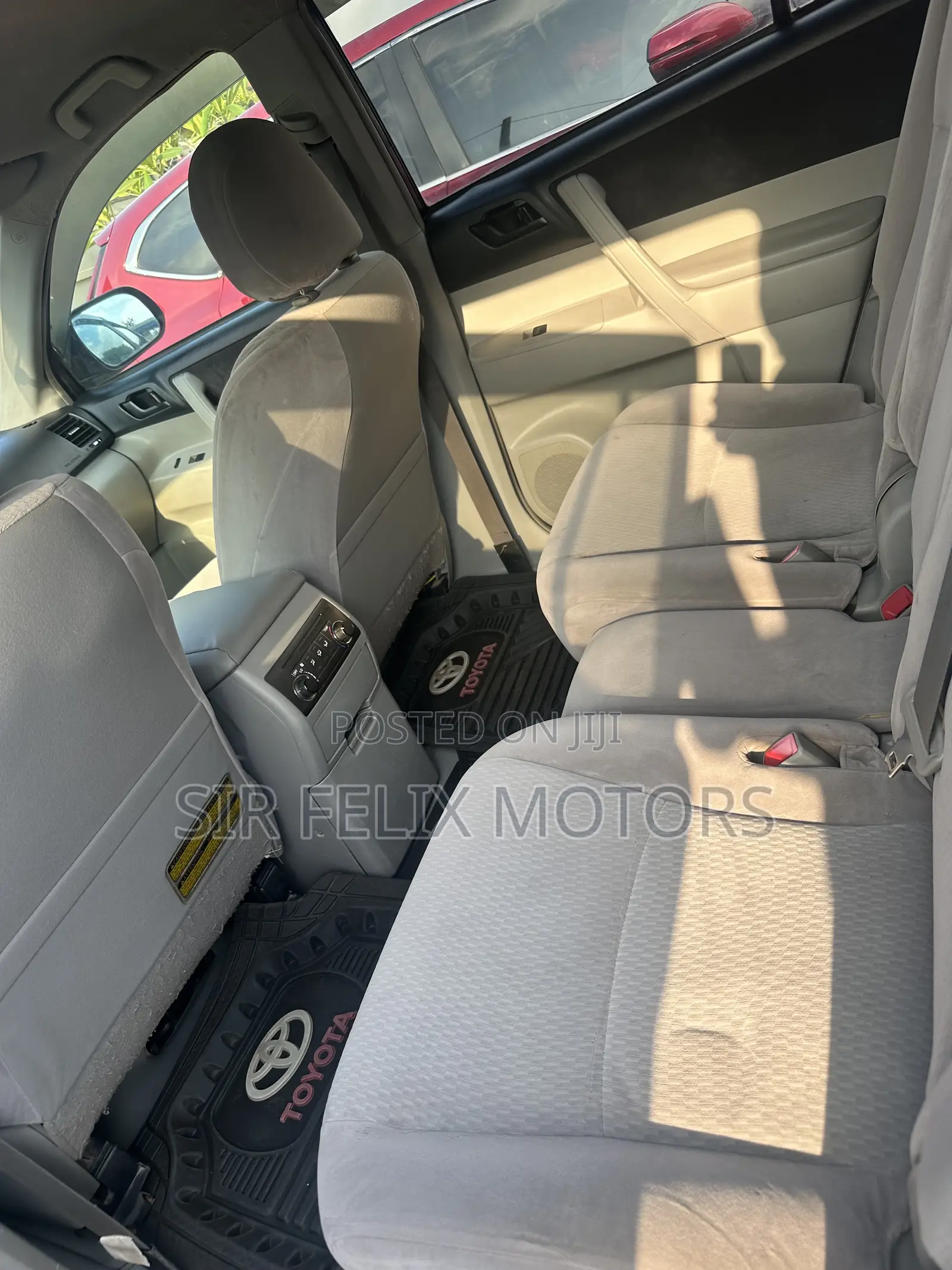 Toyota Highlander SE 2011 Black