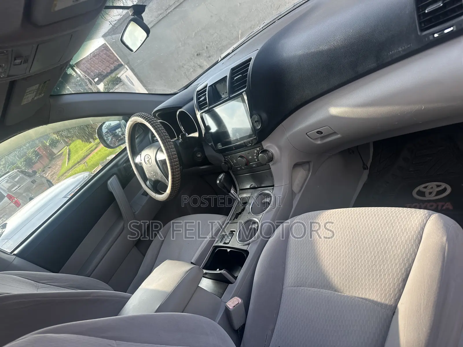 Toyota Highlander SE 2011 Black
