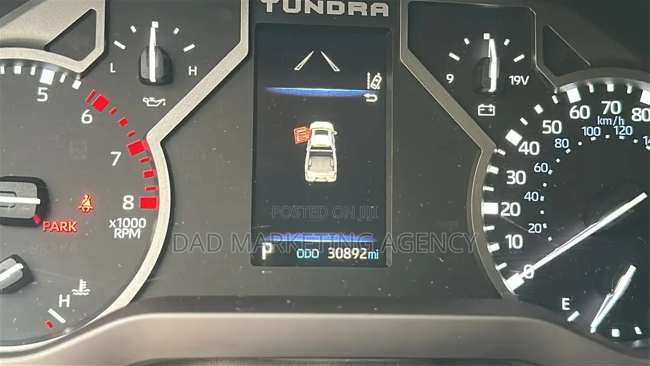 Toyota Tundra 2022 White