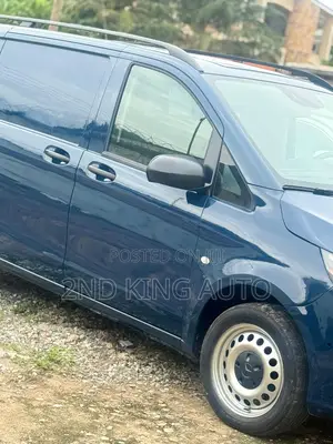 Mercedes-Benz Metris 2.0 FWD 2016 Blue