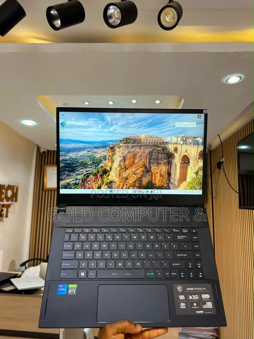 Laptop MSI 16GB Intel Core i7 SSD 512GB