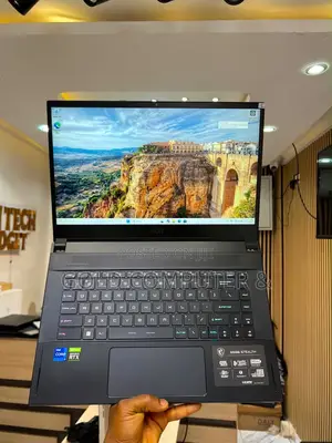 Laptop MSI 16GB Intel Core i7 SSD 512GB