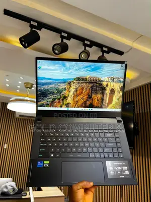 Laptop MSI 16GB Intel Core i7 SSD 512GB