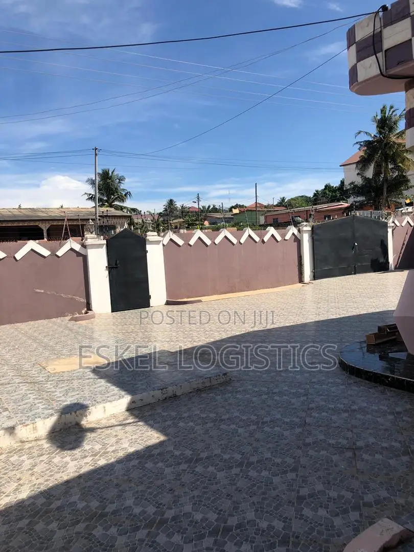 6 Bedroom House for Sale