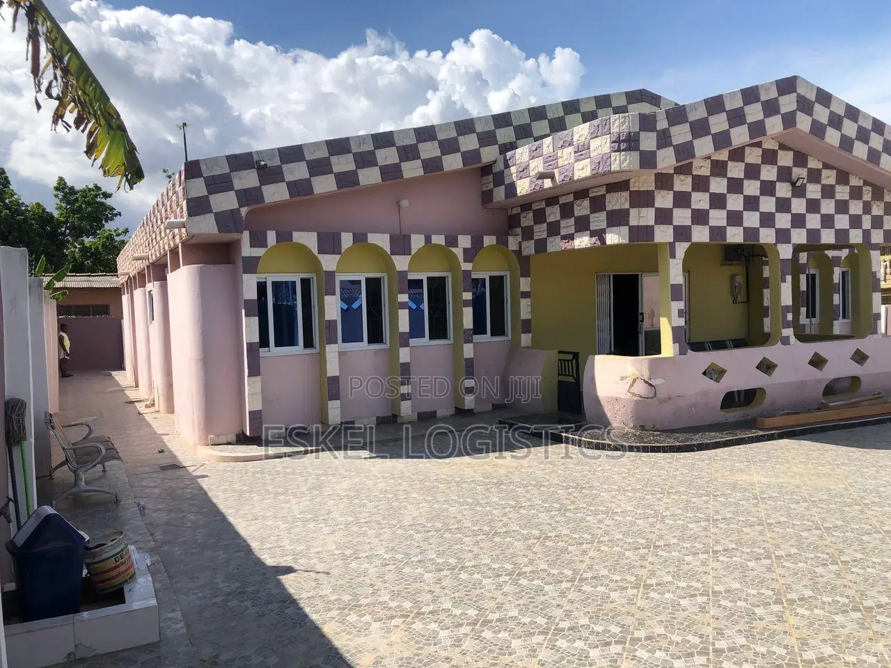 6 Bedroom House for Sale