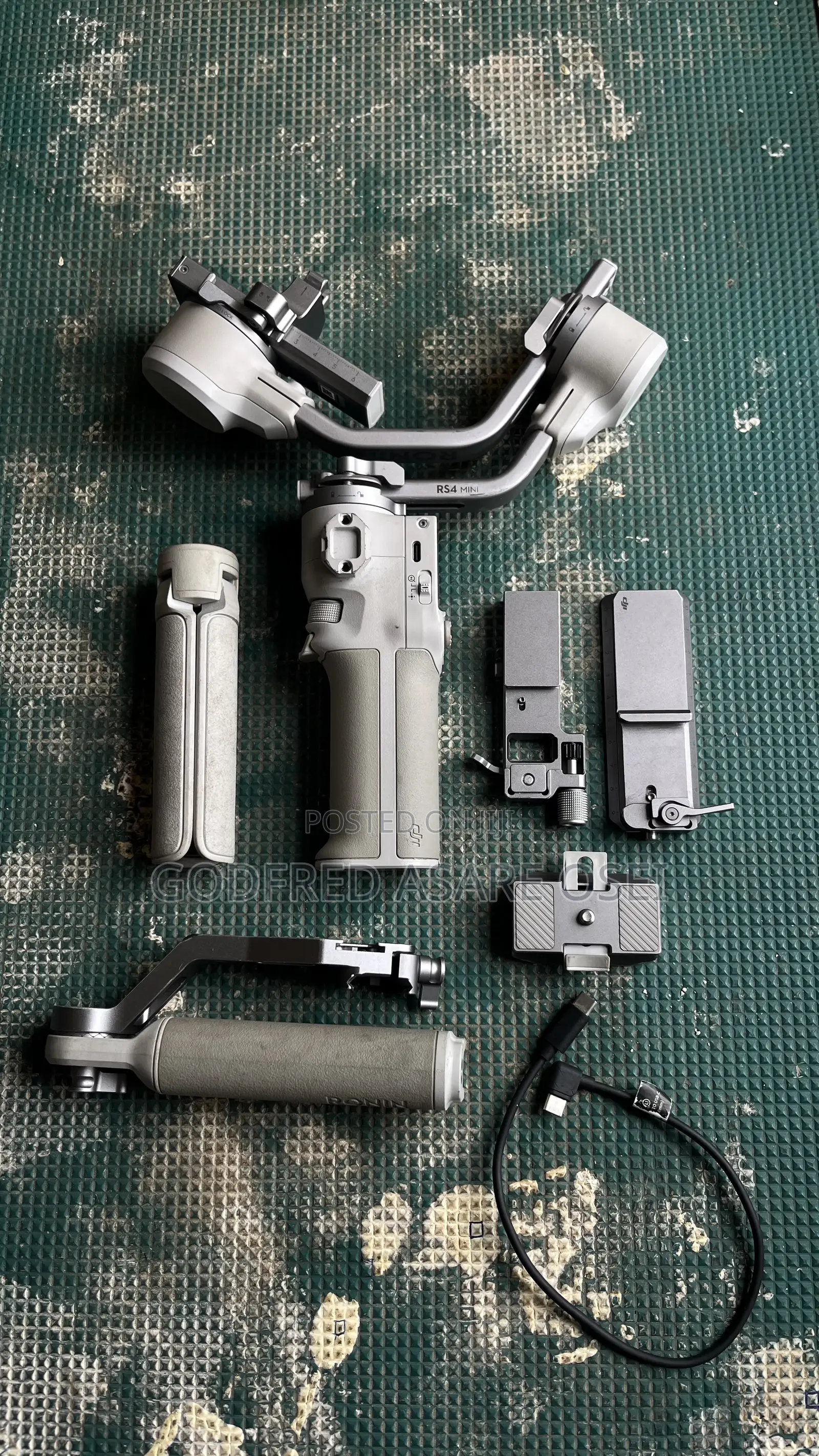 Dji Rs4 Mini With Free Briefcase Handle