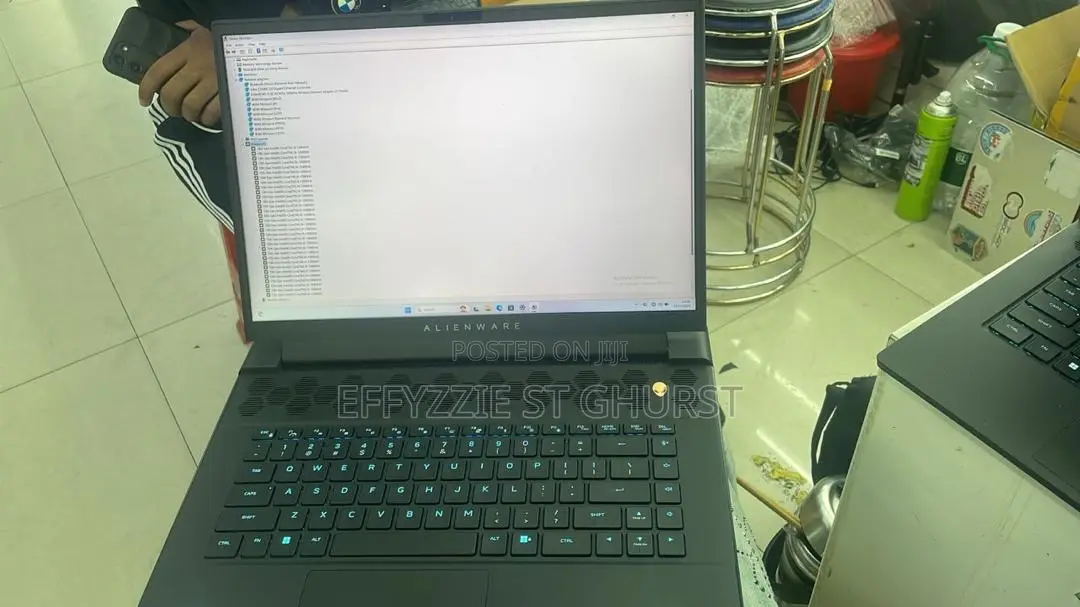New Laptop Dell Allienware M18 R1 32GB Nvidia SSD 1T