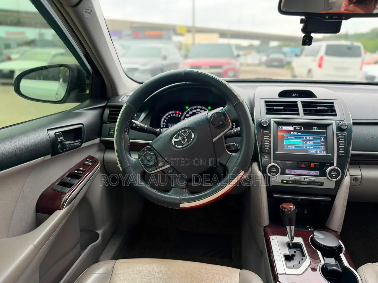 Toyota Camry SE 4dr Sedan (2.5L 4cyl 6A) 2012 Gray