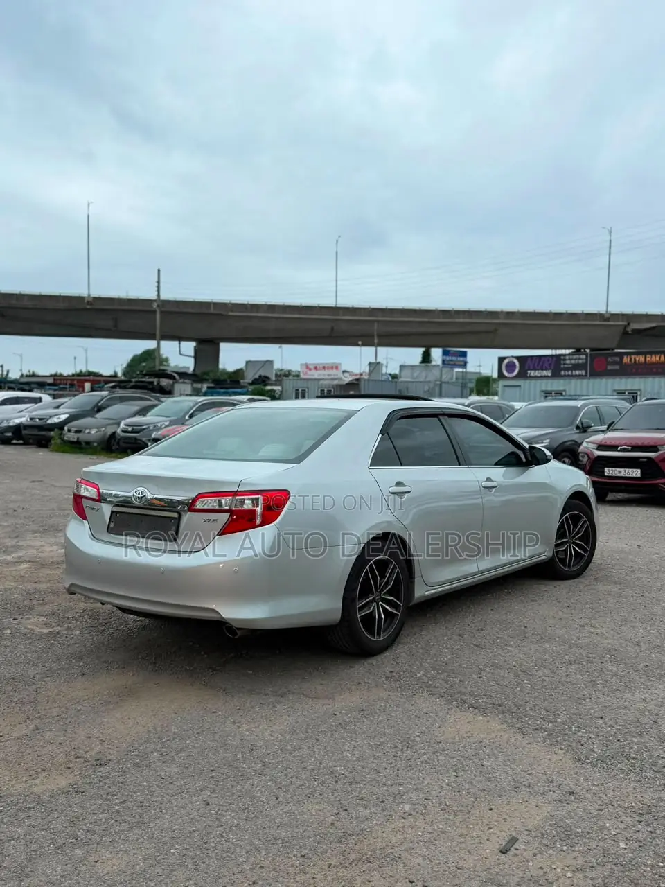 Toyota Camry SE 4dr Sedan (2.5L 4cyl 6A) 2012 Gray