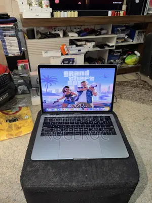Laptop Apple MacBook Pro 2017 8GB Intel Core i5 SSD 512GB