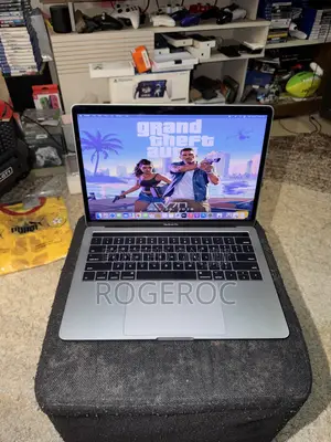Laptop Apple MacBook Pro 2017 8GB Intel Core i5 SSD 512GB