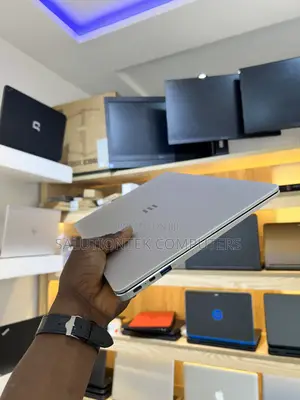 Laptop 8GB Intel SSD 256GB