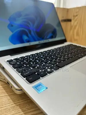 Laptop 8GB Intel SSD 256GB
