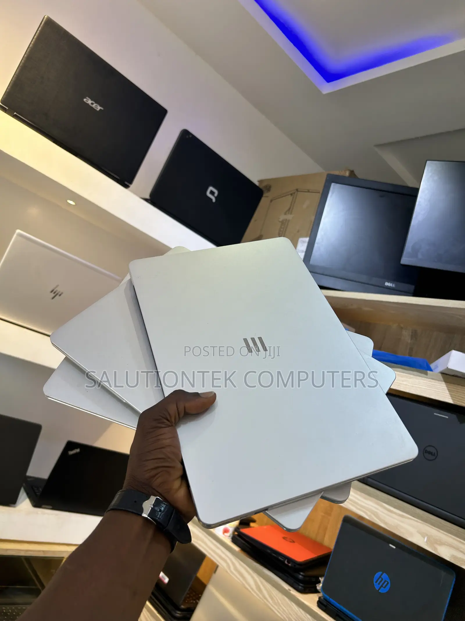 Laptop 8GB Intel SSD 256GB
