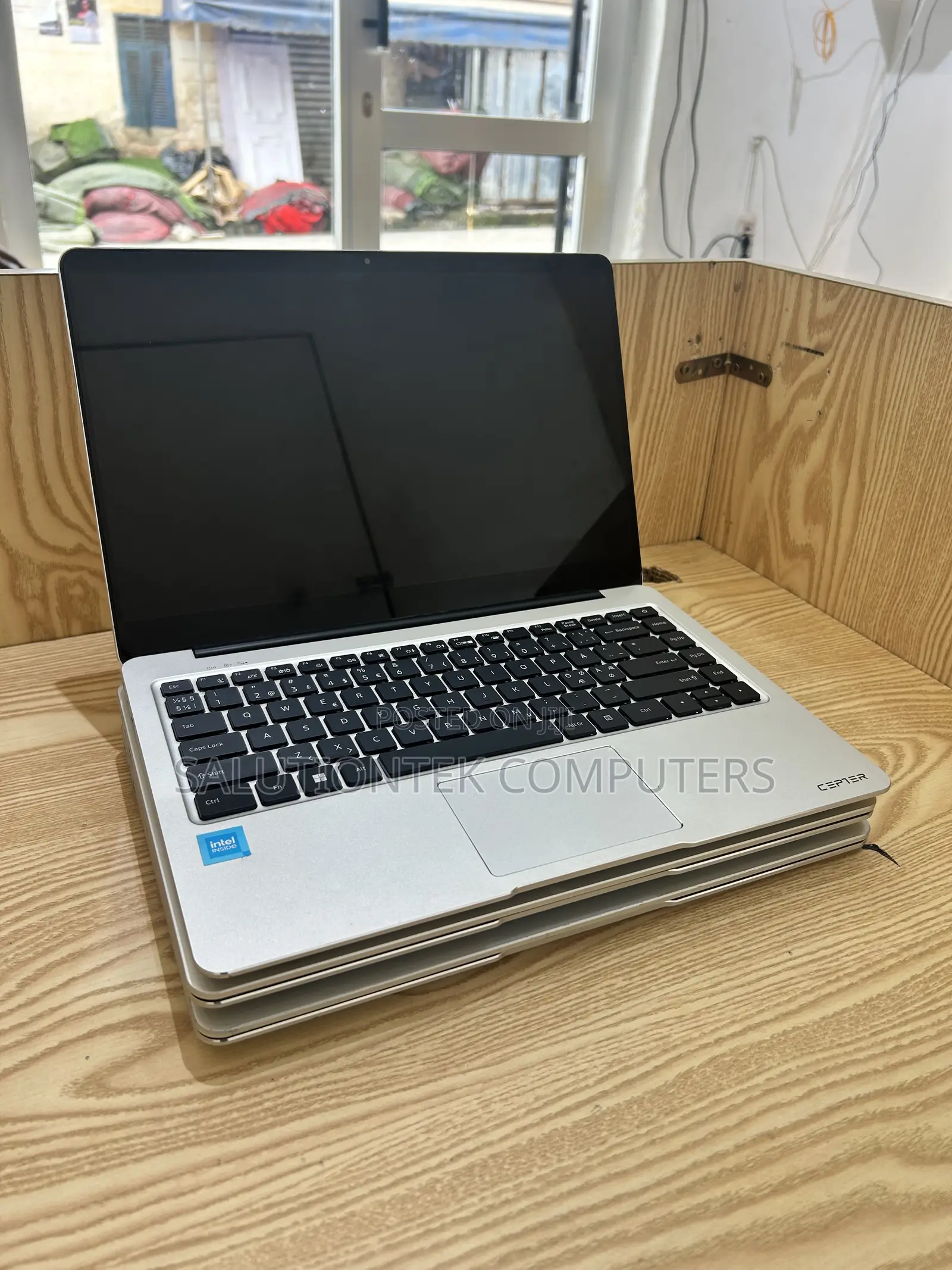 Laptop 8GB Intel SSD 256GB