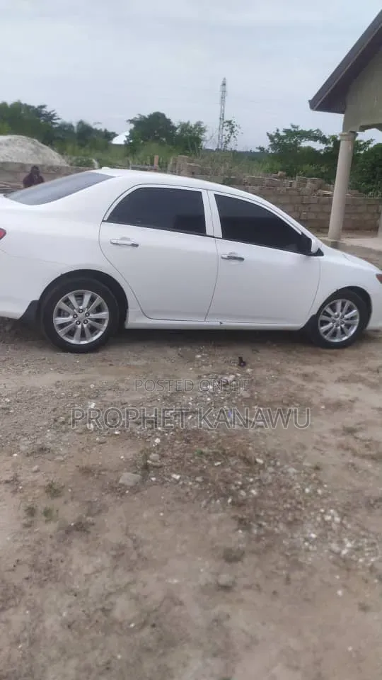 Toyota Corolla 2011 White