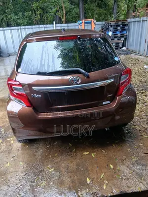 Toyota Vitz 1.3 AWD 5dr 2015 Brown