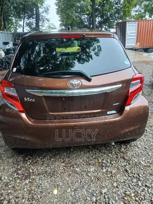 Toyota Vitz 1.3 AWD 5dr 2015 Brown