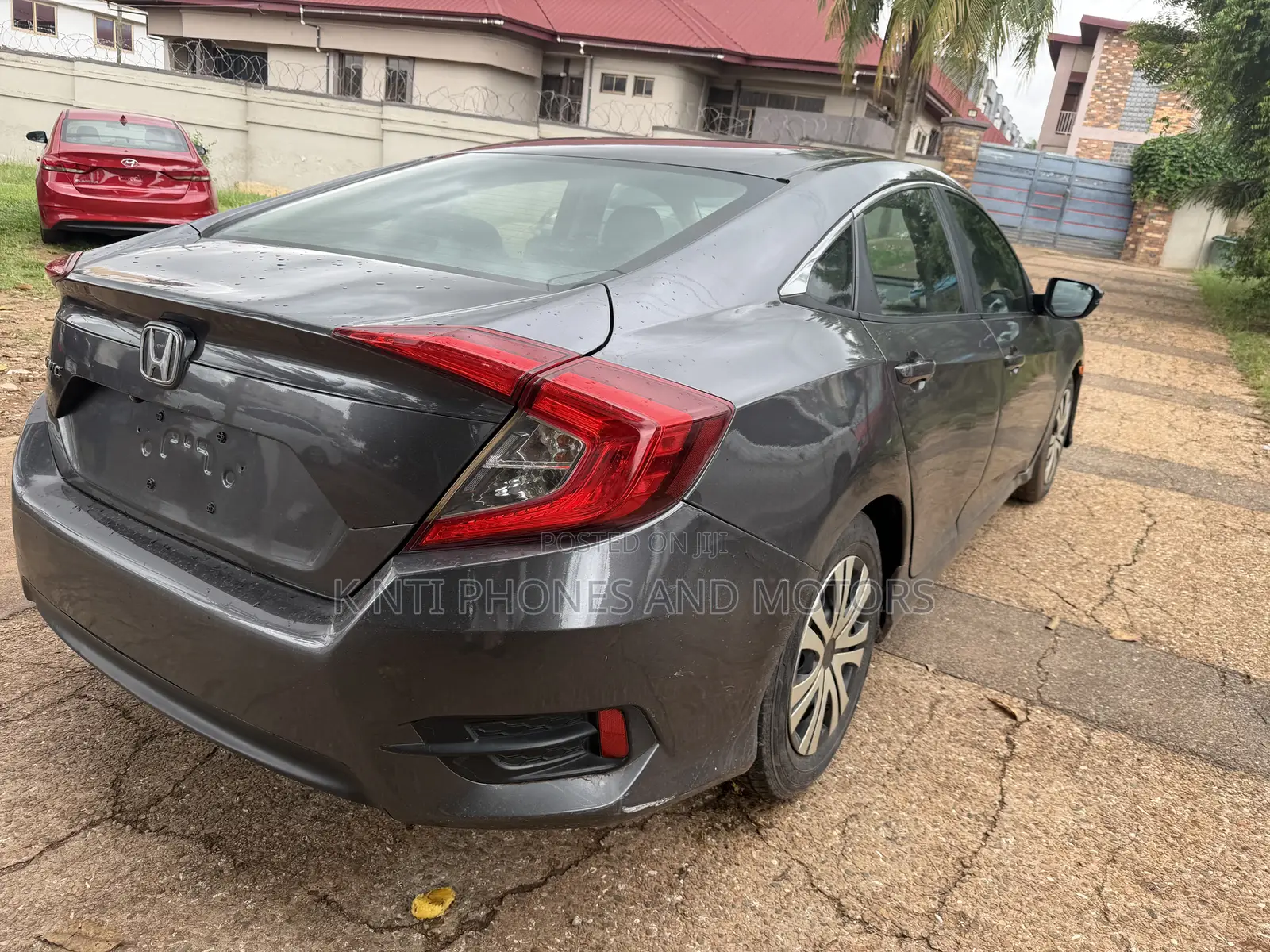 Honda Civic EX 4dr Hatchback (1.5L 4cyl) 2017 Gray