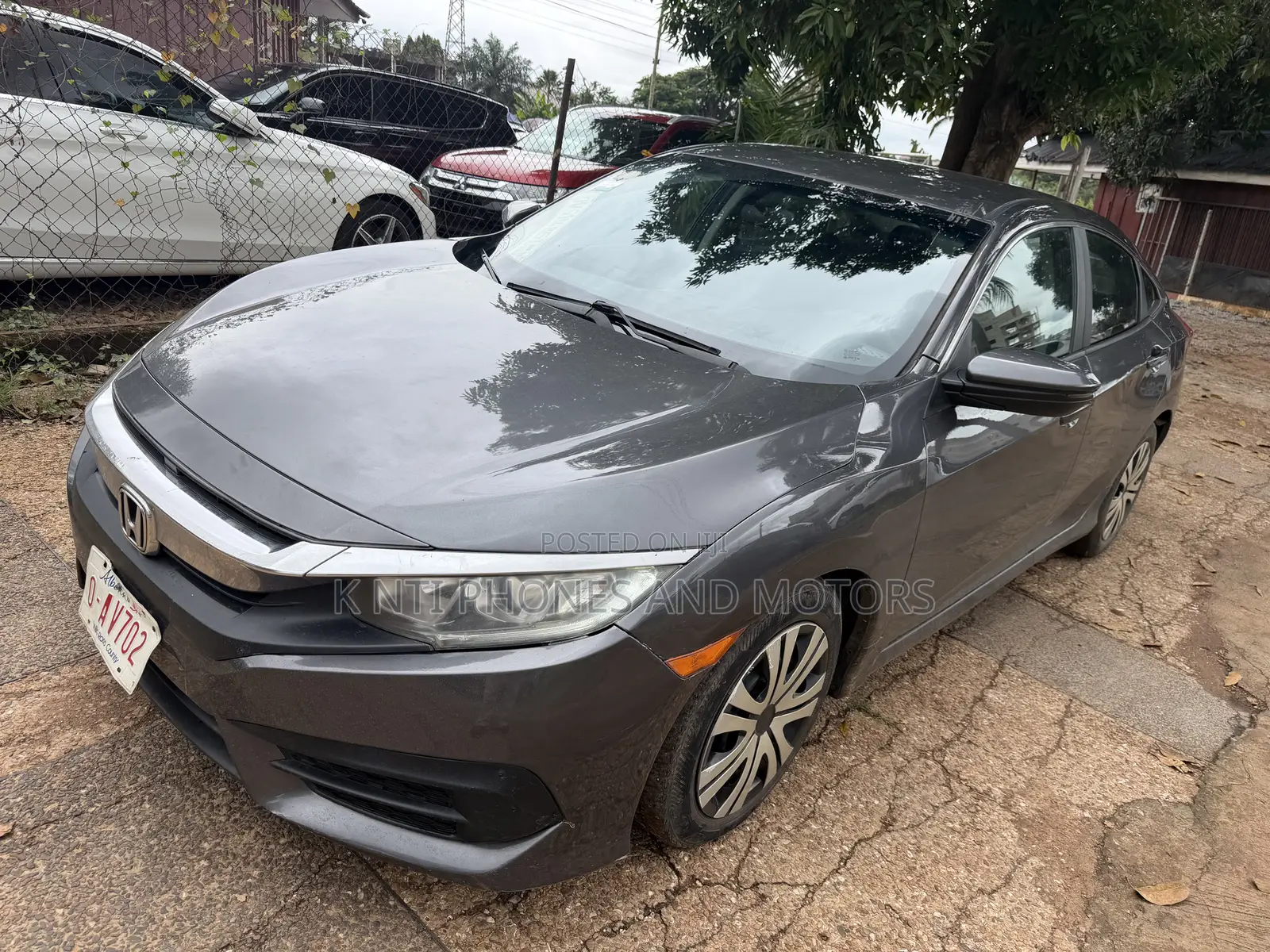 Honda Civic EX 4dr Hatchback (1.5L 4cyl) 2017 Gray
