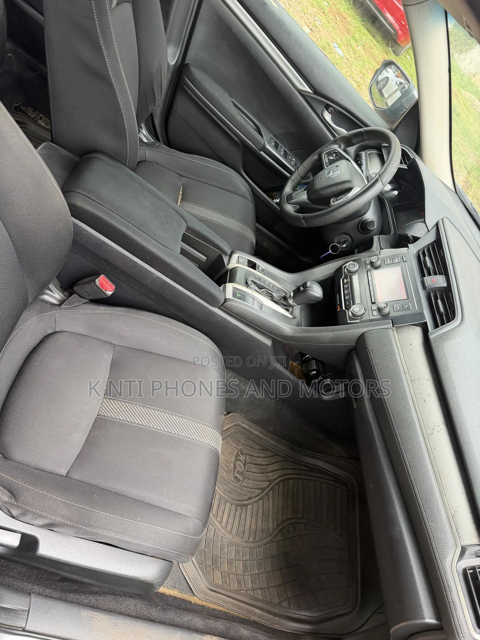 Honda Civic EX 4dr Hatchback (1.5L 4cyl) 2017 Gray