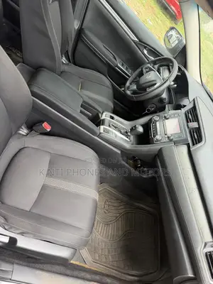 Honda Civic EX 4dr Hatchback (1.5L 4cyl) 2017 Gray