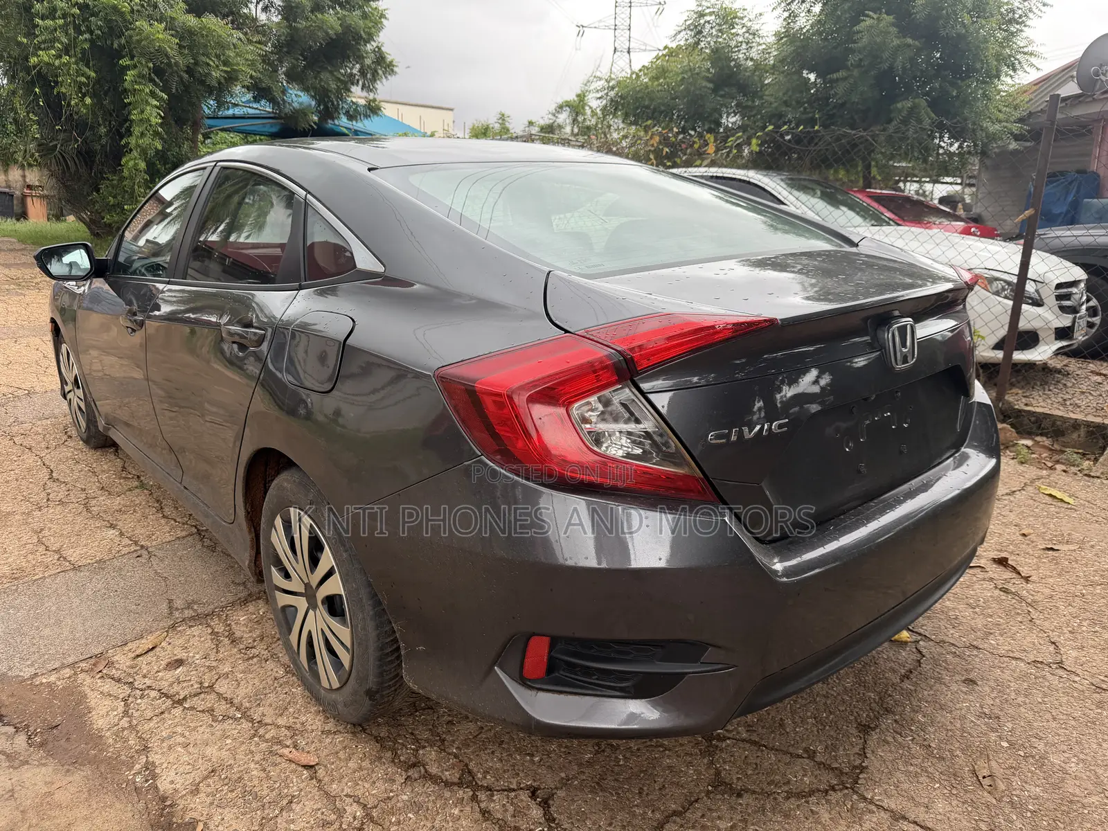 Honda Civic EX 4dr Hatchback (1.5L 4cyl) 2017 Gray