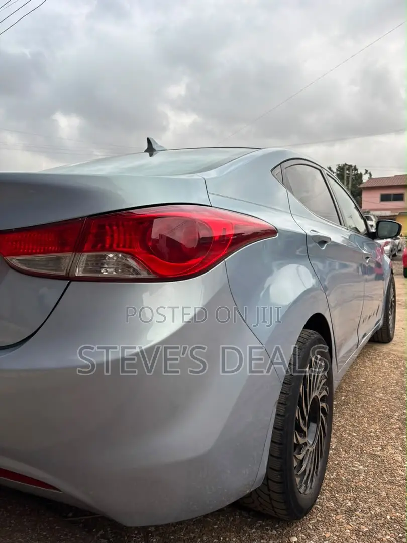 Hyundai Elantra GLS Sedan FWD (1.8L 4cyl 6A) 2013 Blue