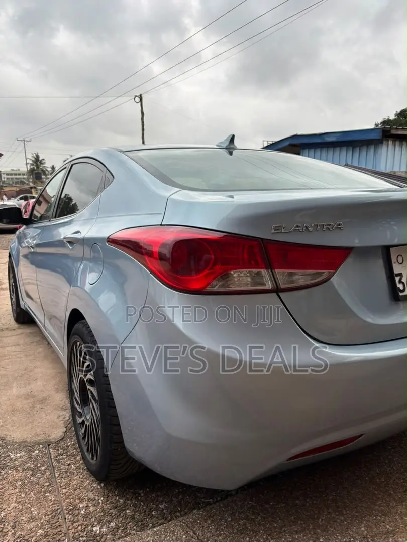 Hyundai Elantra GLS Sedan FWD (1.8L 4cyl 6A) 2013 Blue