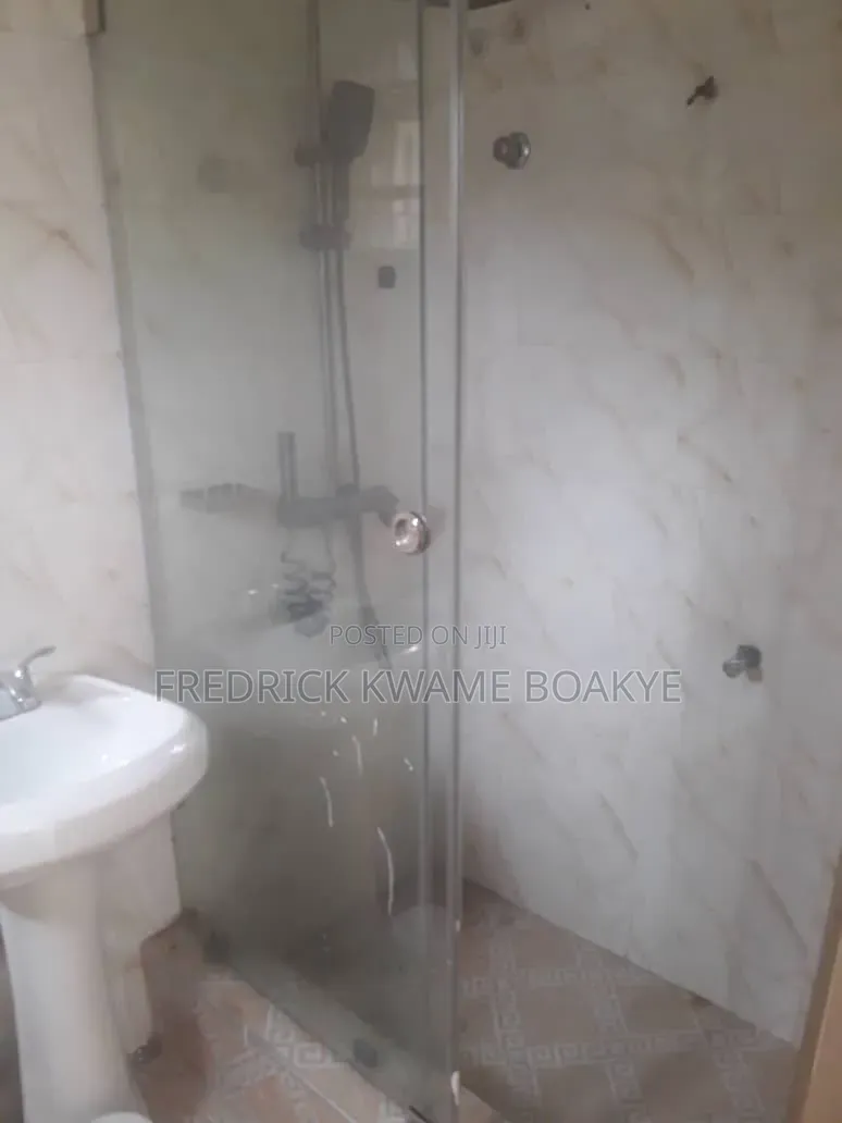 3bdrm Apartment in Brother K Estate, Kumasi Metropolitan for rent
