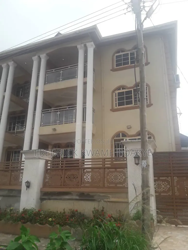 3bdrm Apartment in Brother K Estate, Kumasi Metropolitan for rent