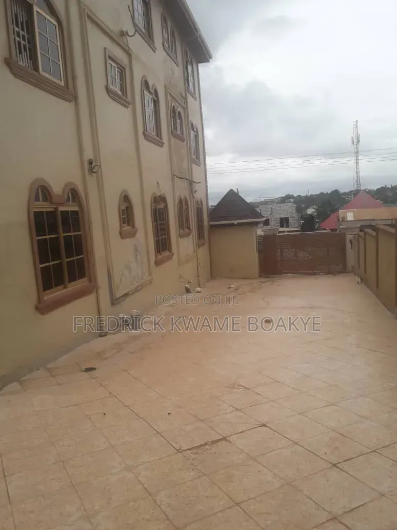 3bdrm Apartment in Brother K Estate, Kumasi Metropolitan for rent