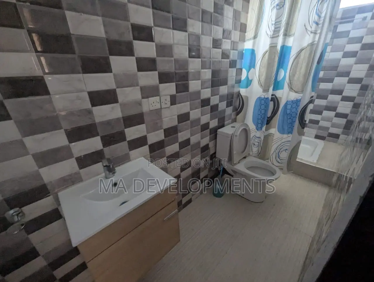 5bdrm House in Achimota Abc Near for rent