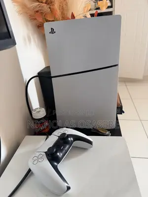 Home Use Standard Ps5 Slim With One Controller